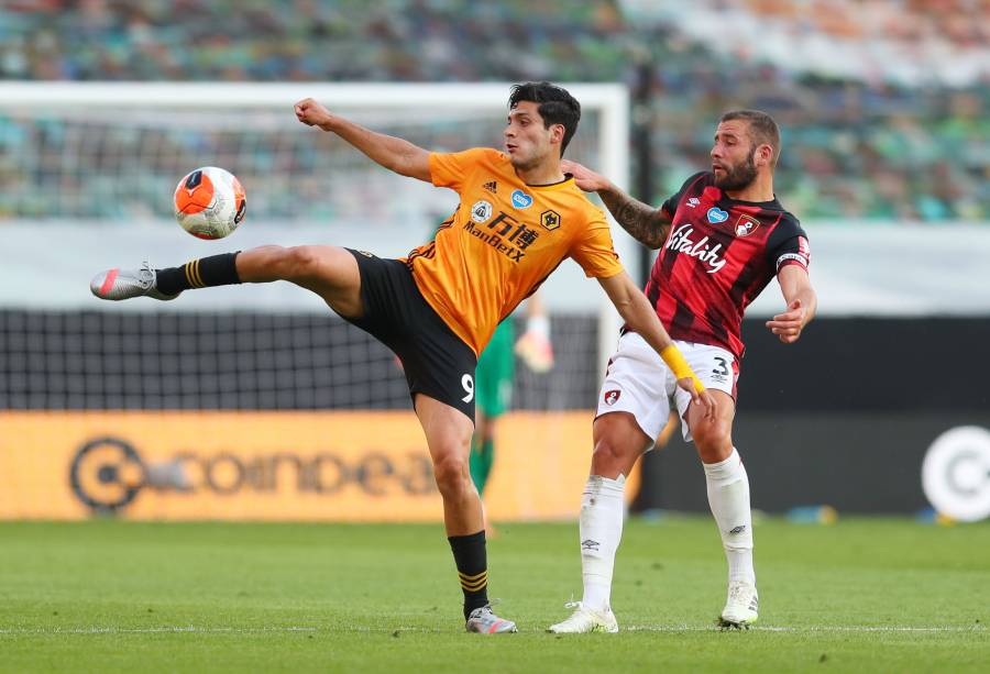 Raúl Jiménez pone a Inglaterra a sus pies; es el más letal