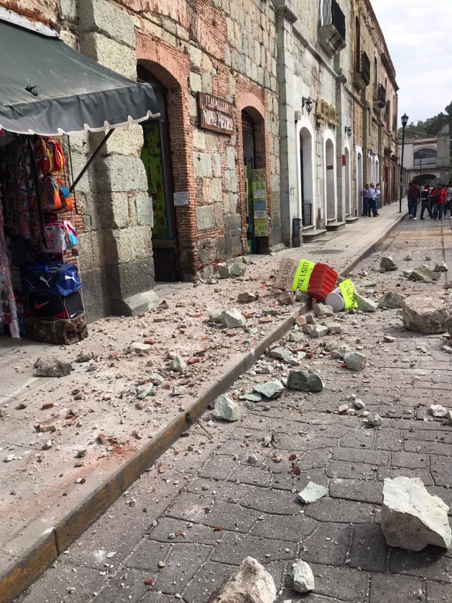 AMLO llama a evitar corrupción ante sismo