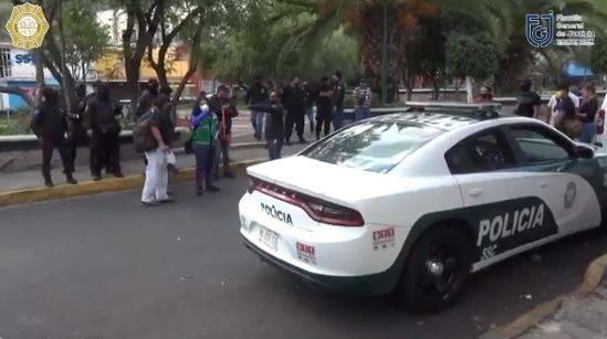 Aseguran bodegas tras decomisar automóviles vinculados al atentado contra García Harfuch