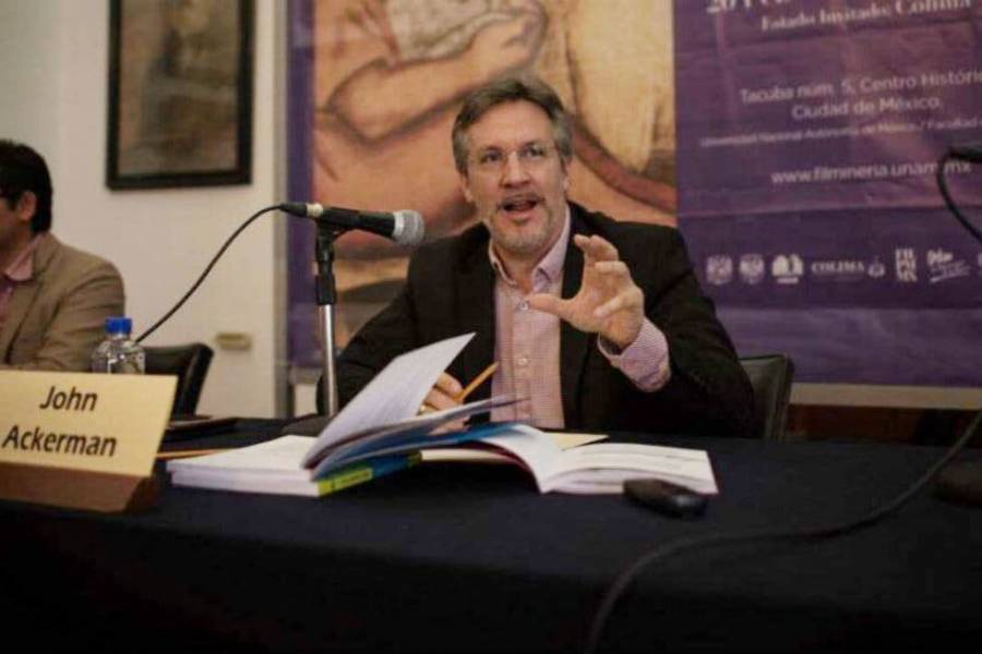 Piden la destitución de John Ackerman de la UNAM en Charge.org
