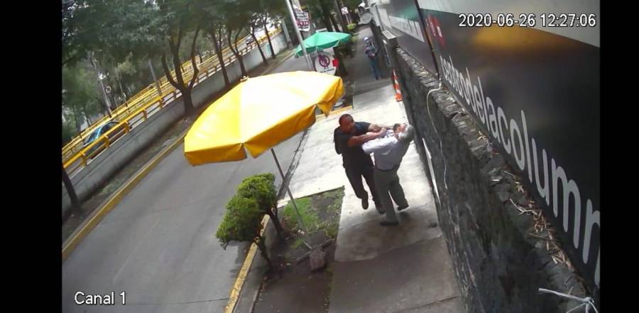 Buscan a #LordBanqueta, hombre que agrede a transeúntes en CDMX