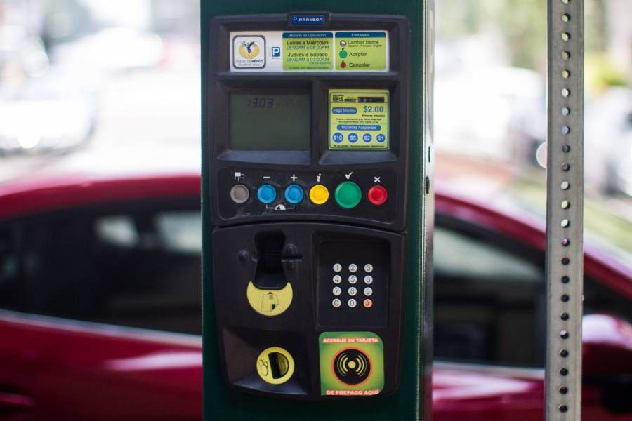 A partir de hoy se cobra en parquímetros; el jueves habrá multas