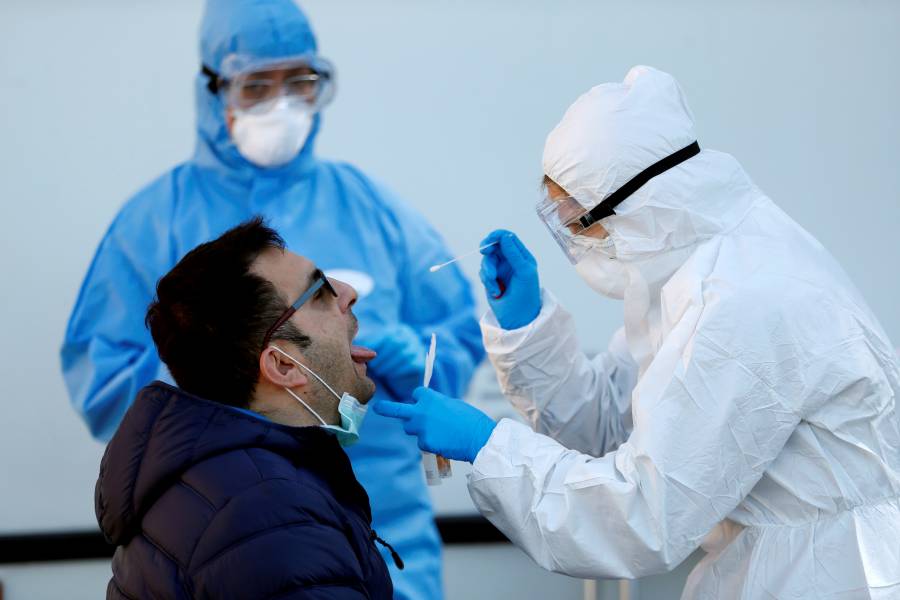 Estudio italiano revela que pacientes con Covid-19, registraron menor carga viral en mayo