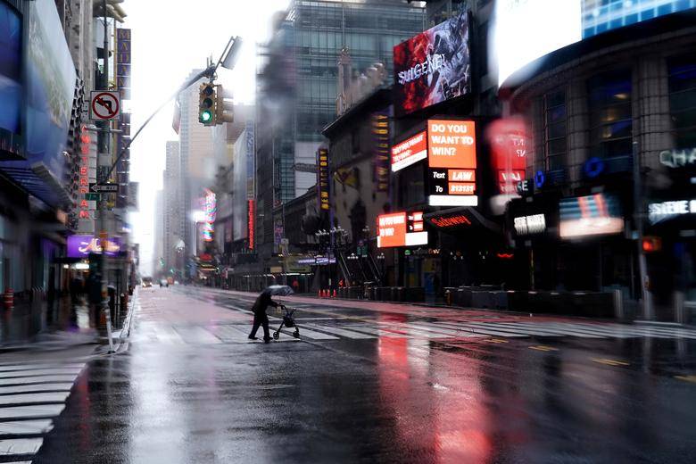 Dan marcha atrás a desescalada ante súbito aumento de contagios de covid-19 en Estados Unidos