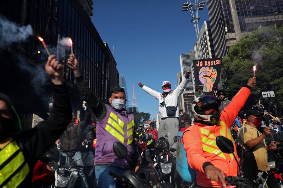 Repartidores de Uber y Rappi, protestan en calles de Brasil