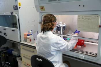 Avanzan Universidad de Oxford y Pfizer  en creaci&oacute;n de vacuna anti-Covid