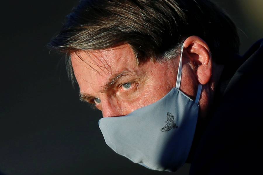 Bolsonaro veta uso obligatorio de mascarillas en lugares cerrados