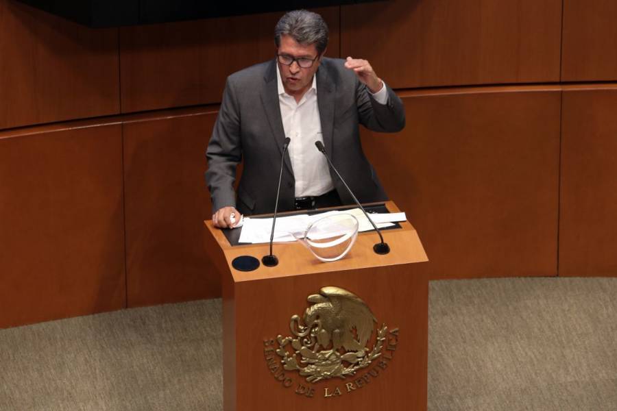 10 senadores piden licencia y buscan una candidatura