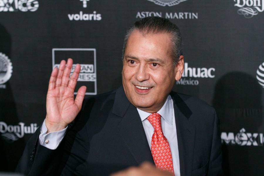 Beltrones pide al PRI alejarse de movimientos golpistas