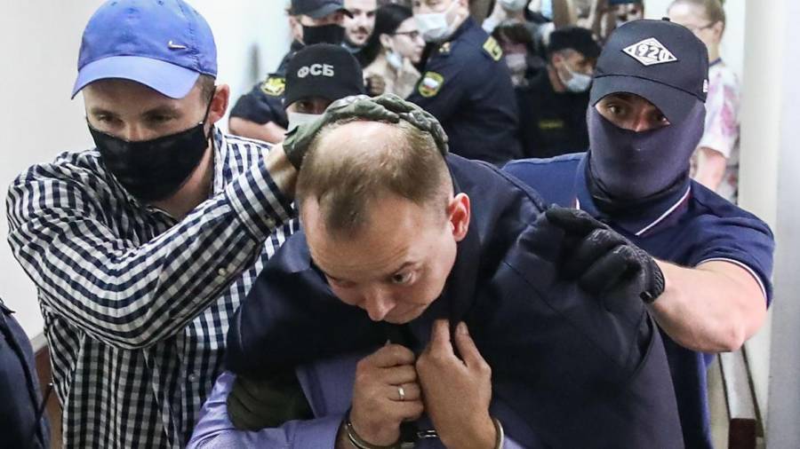 Arrestan a periodista en Rusia, acusado de espiar para Occidente