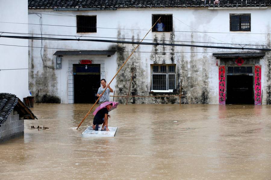 Eleva China nivel de emergencia por lluvias torrenciales; van más de 100 muertos