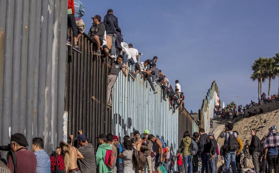 Insta Consejo Hñahñu a AMLO a defender migrantes ante Trump