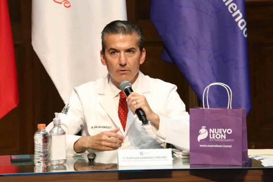 Da positivo a Covid-19 director de Hospitales de Nuevo León