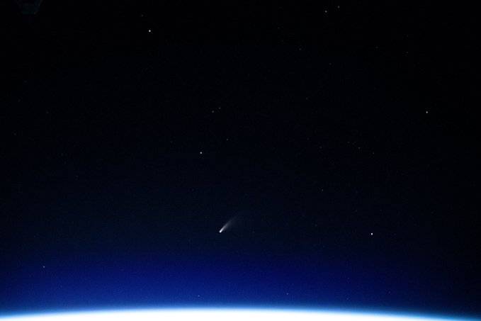 Fotografían al cometa Neowise desde la Estación Espacial Internacional