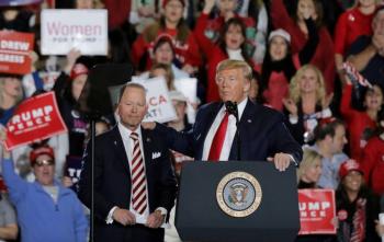 Desaprobaci&oacute;n a Trump alcanza  56%, su nivel m&aacute;s alto desde 2017