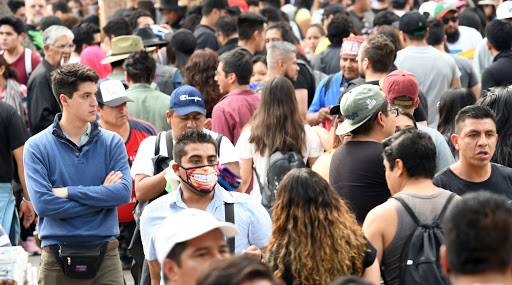 Los j&oacute;venes piensan que son invulnerables al Covid-19