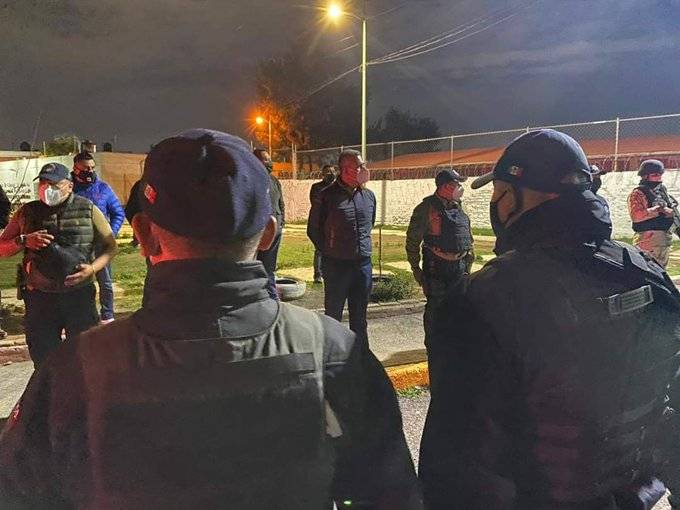 4 Policías Estatales robaban en Ecatepec, Municipales los intentaron detener