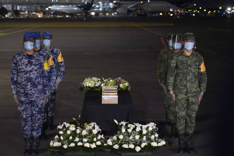 Arriban a México, cenizas de 245 mexicanos fallecidos por Covid-19 en EU