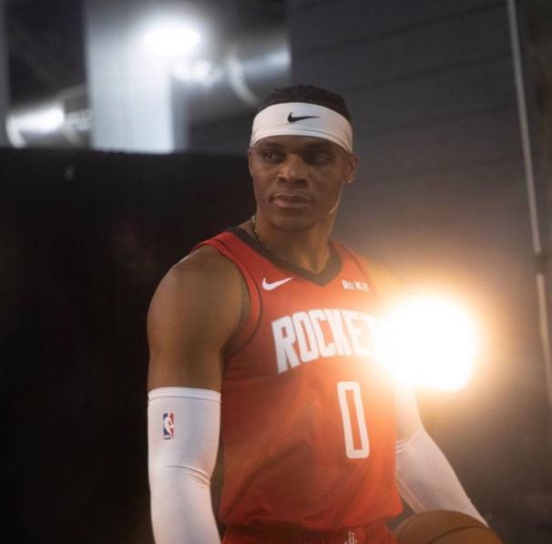 Russell Westbrook de los Rockets, da positivo a Covid-19