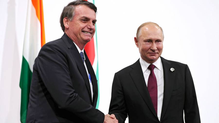 Desea Putin a Bolsonaro pronta recuperaci&oacute;n de covid-19