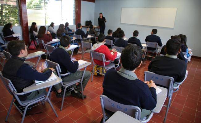 Clases presenciales solo con semáforo epidemiológico en verde: Barragán