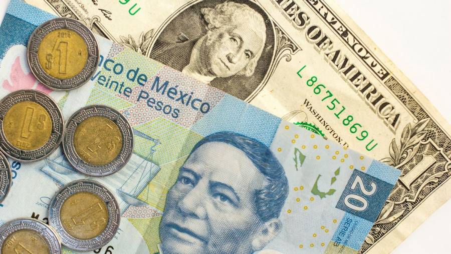 Peso arranca la semana con leve pérdida; cotiza en 22.51 por dólar