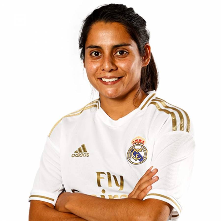 Kenti Robles se convierte en la primera mexicana en fichar con el Real Madrid