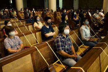 Mundo rompe r&eacute;cord de  contagios: 230,370 en 24 horas