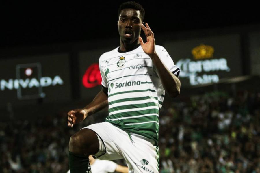 Afici&oacute;n pide el regreso de Djaniny Tavares a Santos