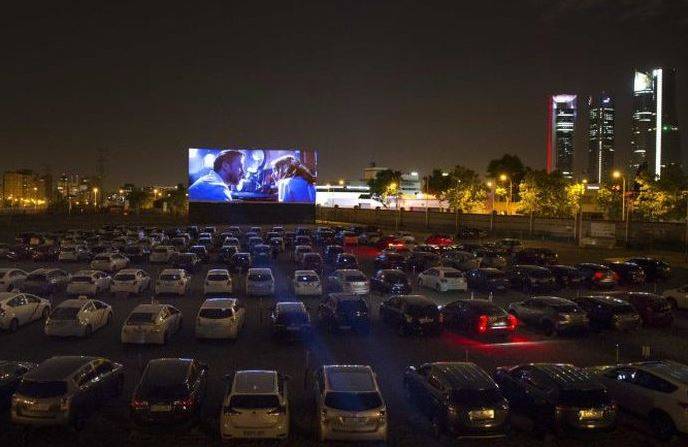 Abrirán autocinema en el Autódromo Hermanos Rodríguez