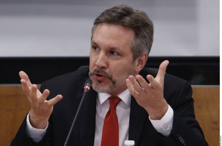 Ackerman denuncia sesgo en elección para consejeros del INE