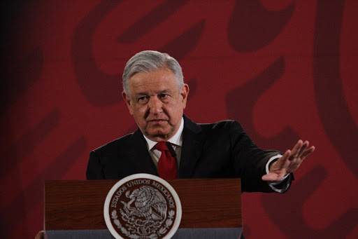 Insultan a AMLO y golpean su camioneta en Jalisco