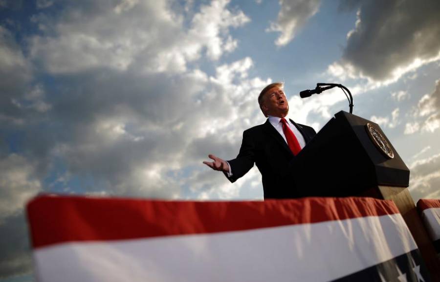 Por malas perspectivas electorales, cambia Trump a su jefe de campaña