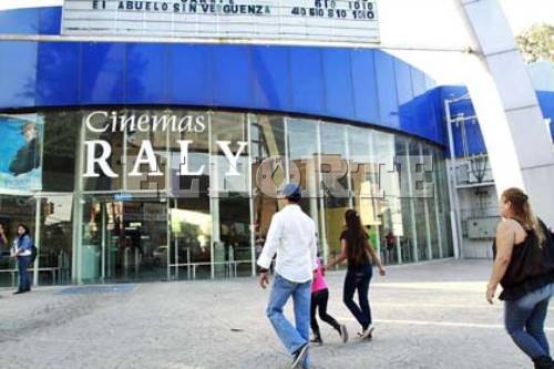 Cine Raly de NL pone a la venta snacks para subsistir ante covid-19