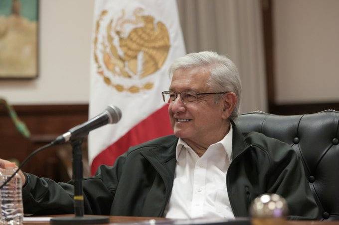 AMLO asegura que la mayor&iacute;a no apoya el regreso “al pa&iacute;s de la corrupci&oacute;n”