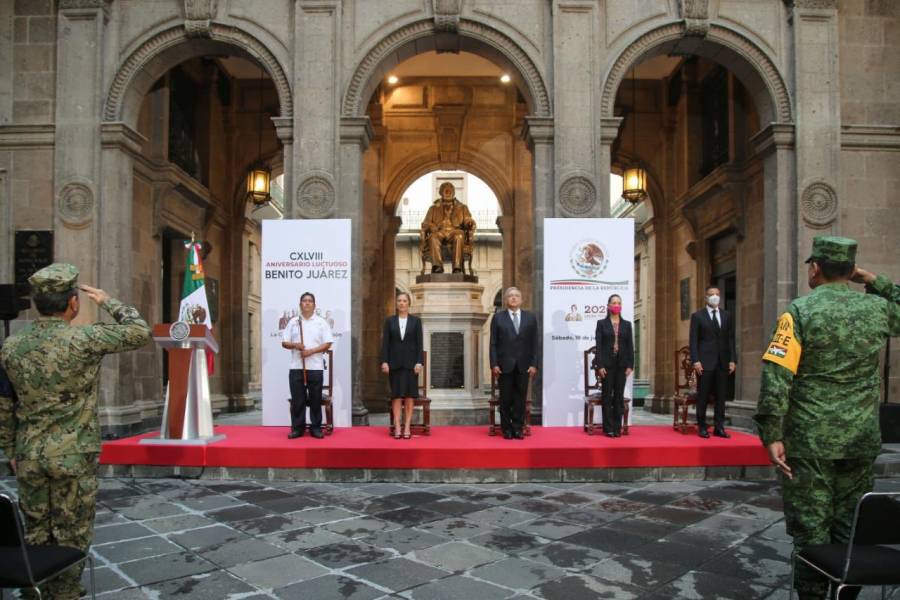 AMLO encabeza ceremonia por 148 aniversario luctuoso de Benito Juárez