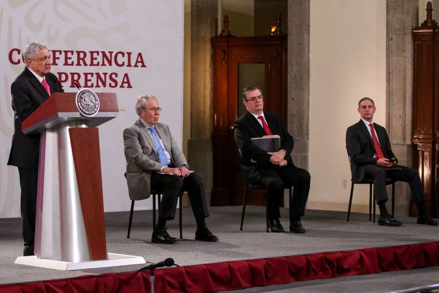 AMLO indica que no se ha reunido con presidente del INE, como seguramente lo hacía con Peña