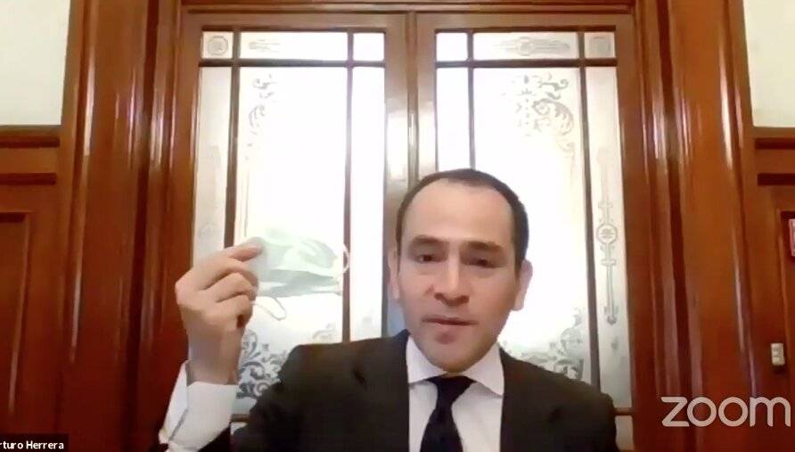 El cubrebocas salvará la economía: Herrera