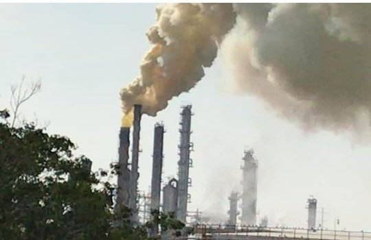 Video: Refinería de Salamanca sufre posible fuga de azufre