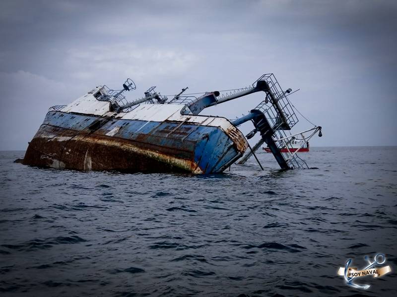 Semar crea arrecife artificial en Manzanillo hundiendo un barco