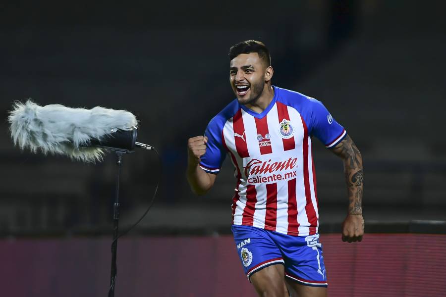 Alexis Vega de Chivas, positivo por Covid-19