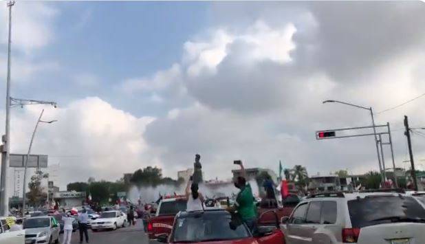 Realizan quinta caravana contra AMLO