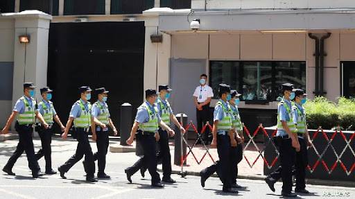 China toma consulado estadounidense en represalia por Houston