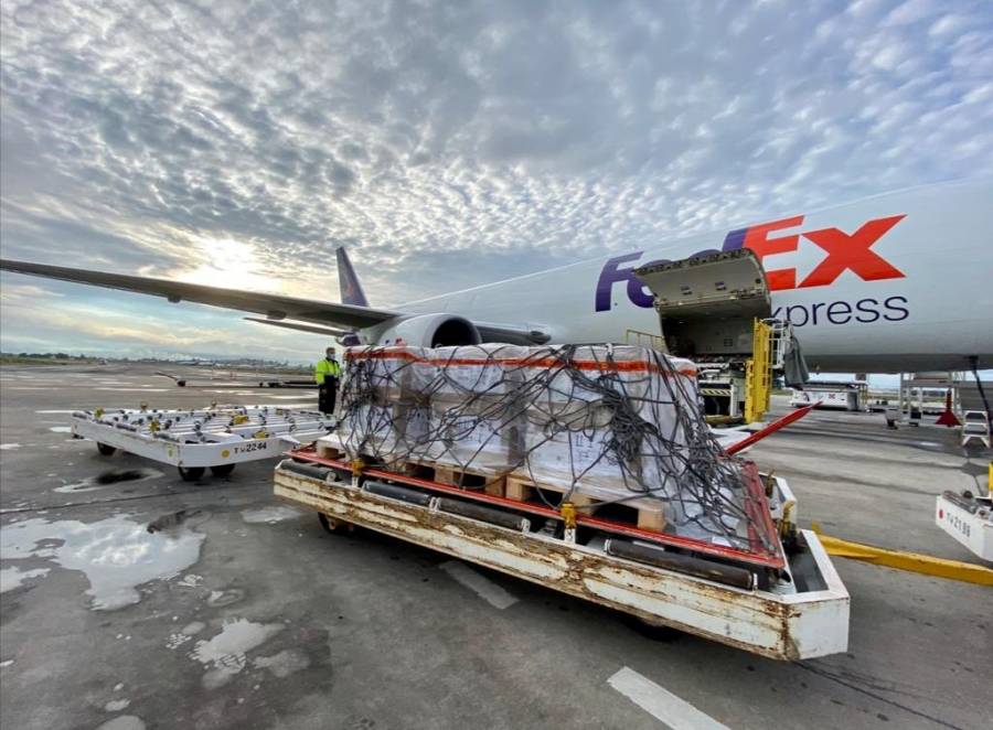 Llega noveno vuelo de Estados Unidos con ventiladores para INSABI