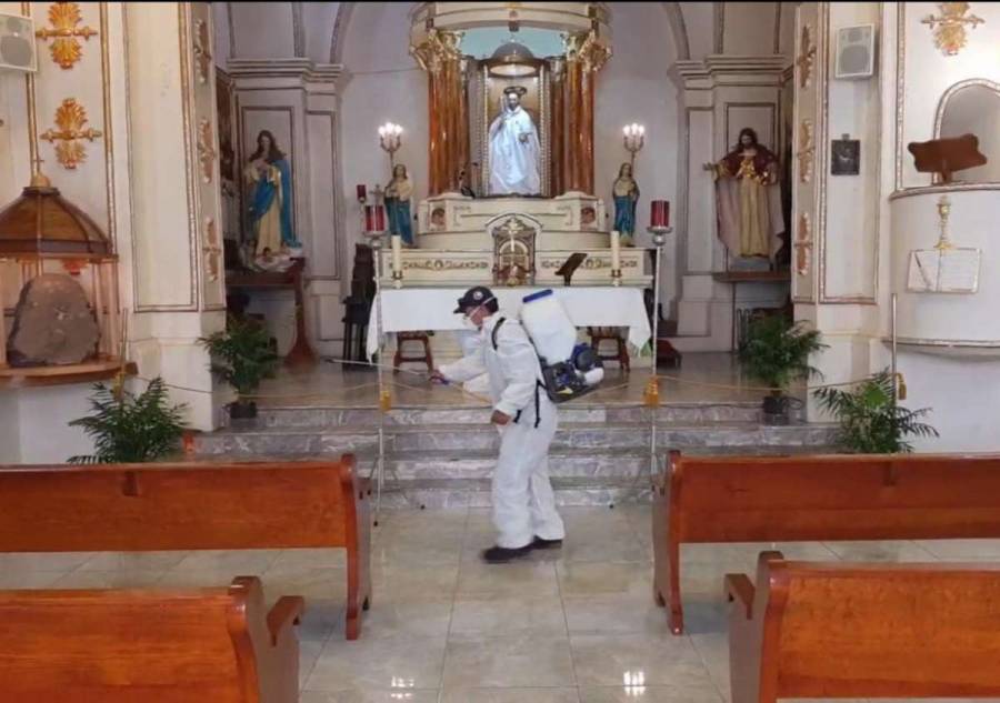 Previo a reapertura, desinfectan iglesias en Xochimilco