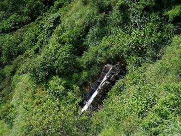 Autobús cae a barranco en Chiapas; se reporta un muerto