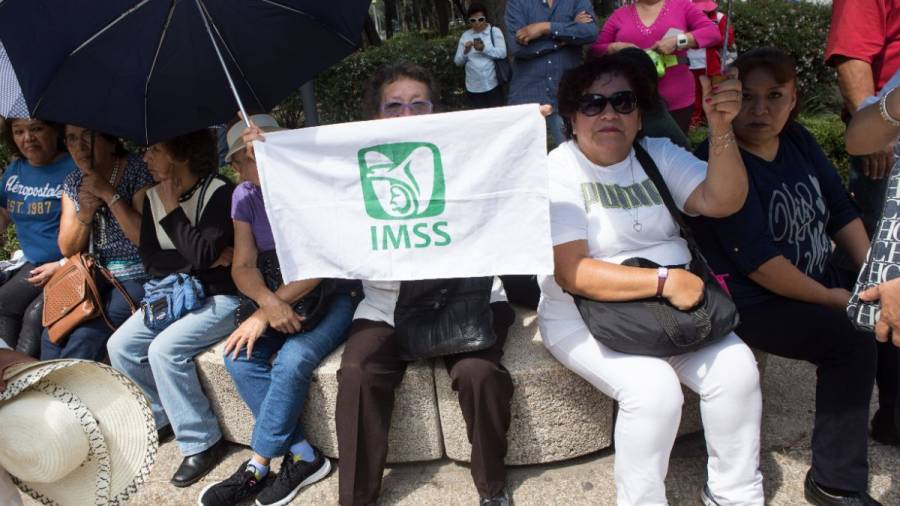 IMSS informa a pensionados que el 31 de julio recibirán el pago correspondiente al mes de agosto