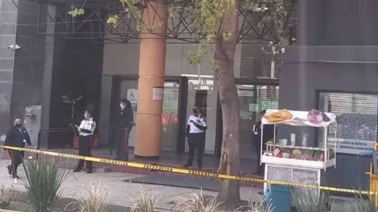 Desalojan a 700 personas de oficinas del ISSSTE en Reforma, por supuesto artefacto explosivo