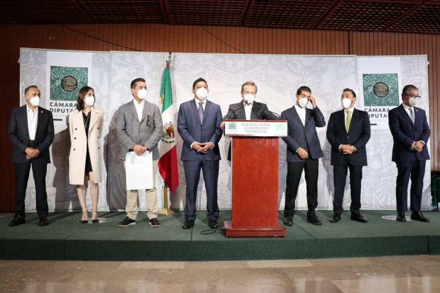 Acusan a Xavier Nava de pagar “campaña negra” contra Gallardo