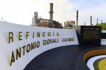 “Si me quedo”, al tercer a&ntilde;o es posible otra reforma energ&eacute;tica: AMLO